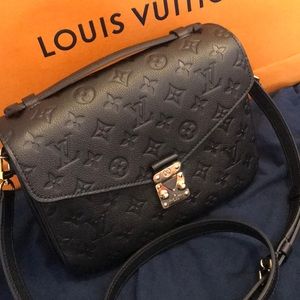 ❤️Louis Vuitton Pochette Metis Empreinte Noir